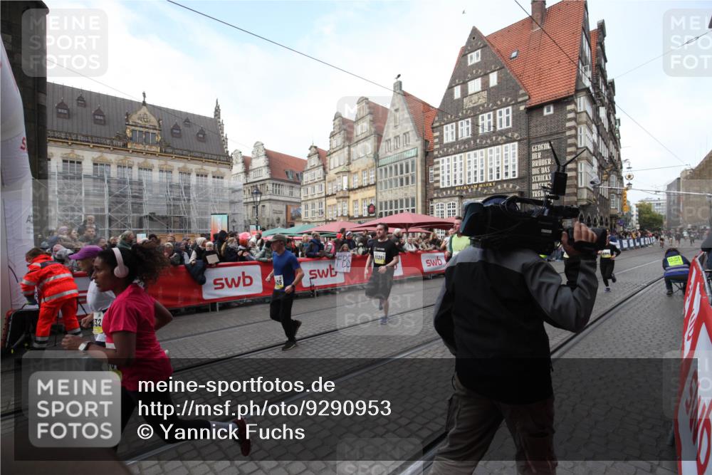 05.10.2025 - 20. swb-Marathon Bremen Yannick Fuchs http://msf.ph/oto/9290953 05.10.2025 10:51:08 Ziel 9256, 9287, 9416, 9425, 9663, 9894, 10206, 10226, 10378, 10669, 10743, 10932, 11279, 11391, 11573 meine-sportfotos.de