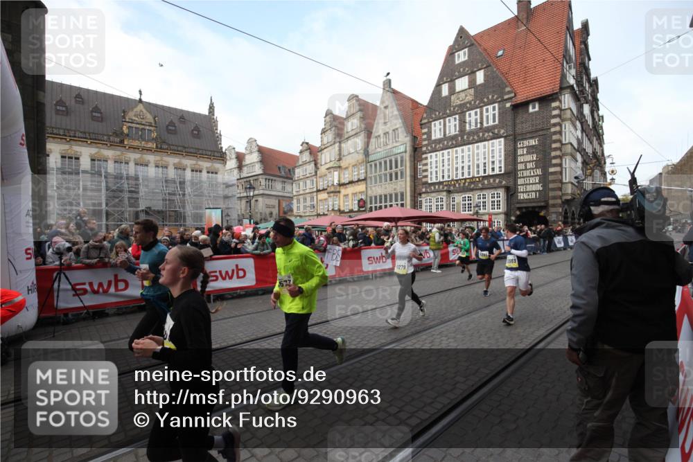 05.10.2025 - 20. swb-Marathon Bremen Yannick Fuchs http://msf.ph/oto/9290963 05.10.2025 10:51:11 Ziel 9256, 9287, 9894, 10206, 10669, 11279, 11573 meine-sportfotos.de