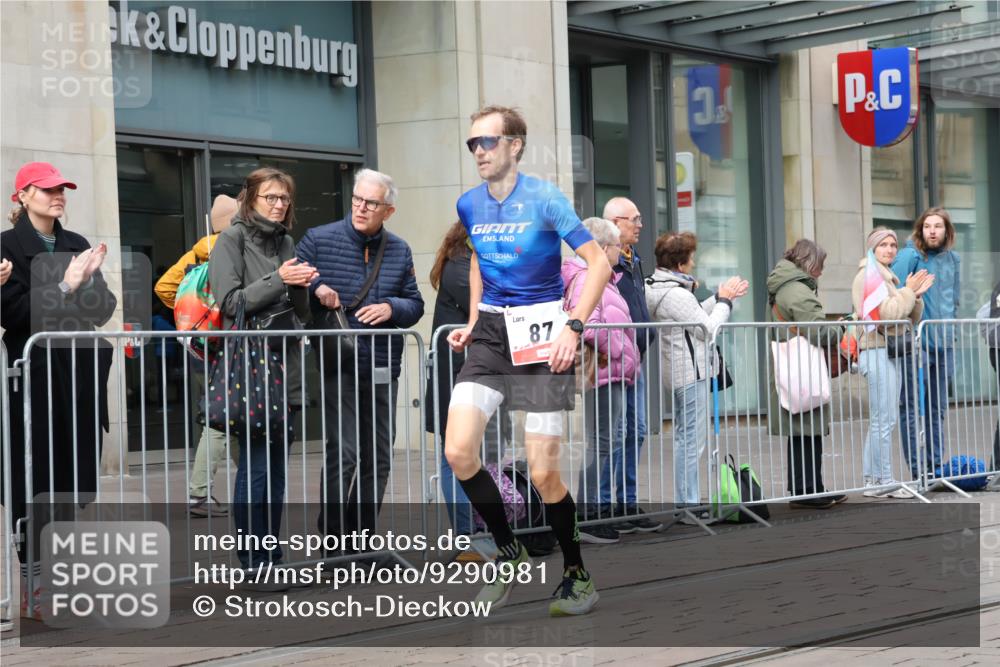 05.10.2025 - 20. swb-Marathon Bremen Strokosch-Dieckow http://msf.ph/oto/9290981 05.10.2025 12:37:56 Ziel 87, 87 meine-sportfotos.de