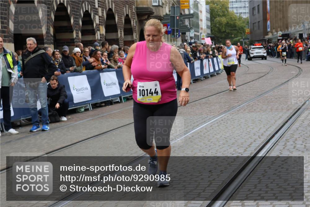 05.10.2025 - 20. swb-Marathon Bremen Strokosch-Dieckow http://msf.ph/oto/9290985 05.10.2025 11:26:03 Ziel 10144 meine-sportfotos.de