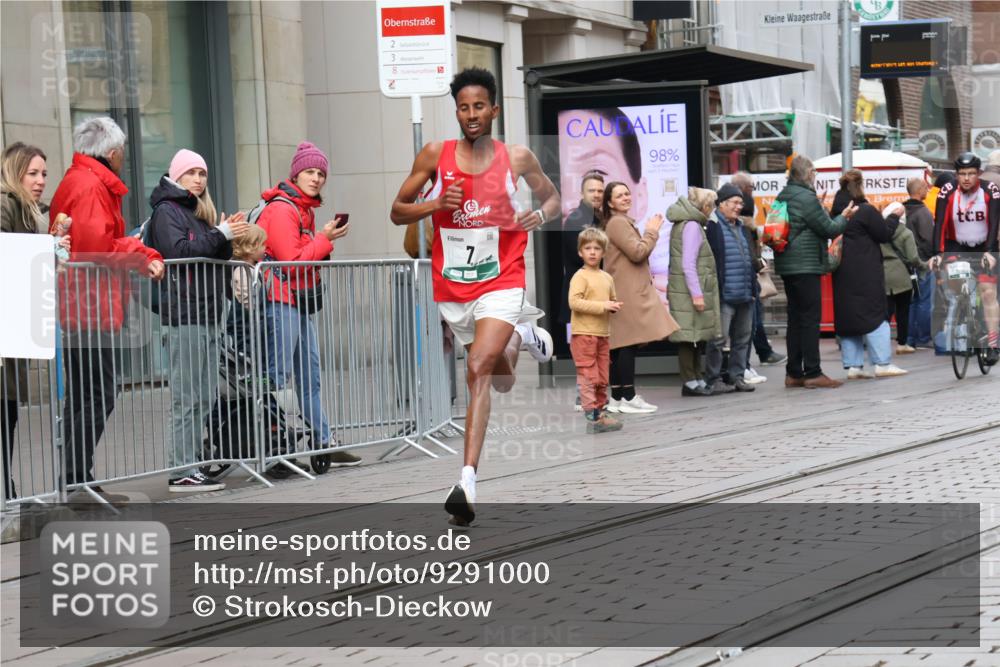 05.10.2025 - 20. swb-Marathon Bremen Strokosch-Dieckow http://msf.ph/oto/9291000 05.10.2025 12:38:27 Ziel 7, 117, 158, 1351, 7, 117, 158, 1351 meine-sportfotos.de
