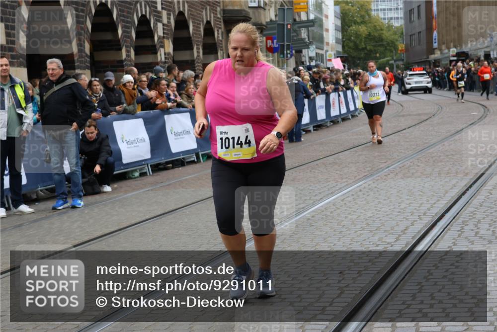 05.10.2025 - 20. swb-Marathon Bremen Strokosch-Dieckow http://msf.ph/oto/9291011 05.10.2025 11:26:03 Ziel 10144 meine-sportfotos.de