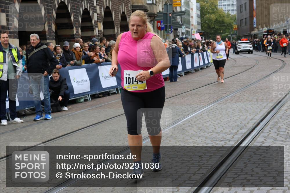 05.10.2025 - 20. swb-Marathon Bremen Strokosch-Dieckow http://msf.ph/oto/9291030 05.10.2025 11:26:03 Ziel 10144 meine-sportfotos.de