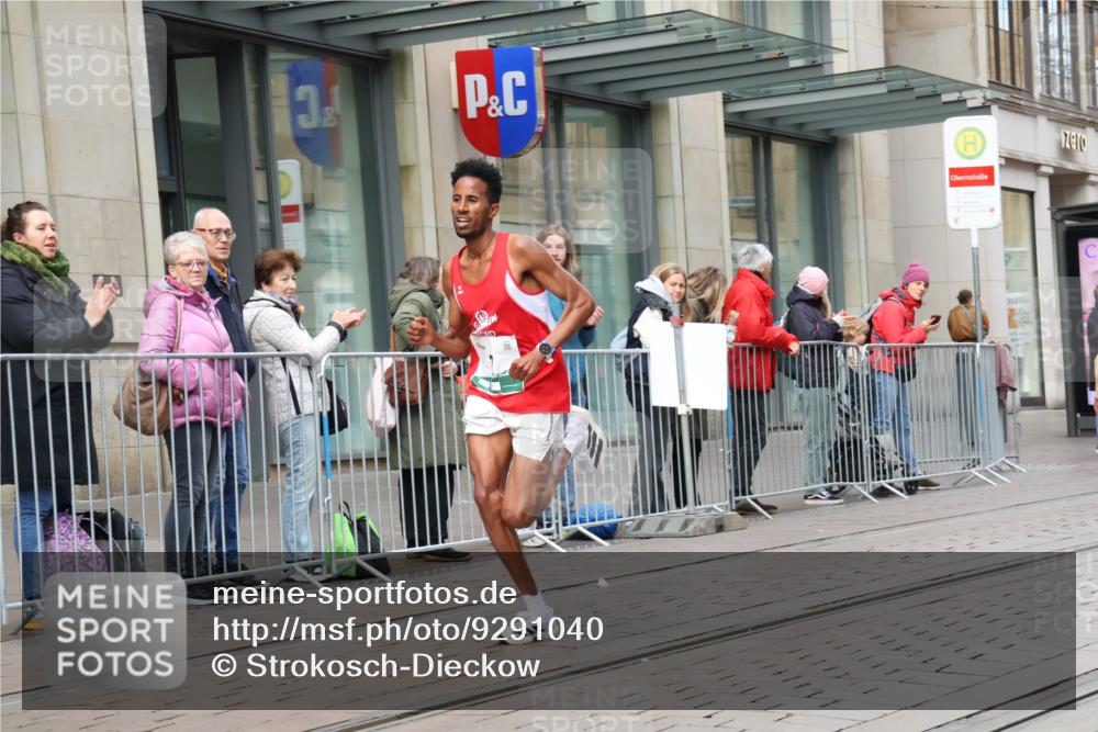 05.10.2025 - 20. swb-Marathon Bremen Strokosch-Dieckow http://msf.ph/oto/9291040 05.10.2025 12:38:28 Ziel 7, 117, 158, 1351, 7, 117, 158, 1351 meine-sportfotos.de