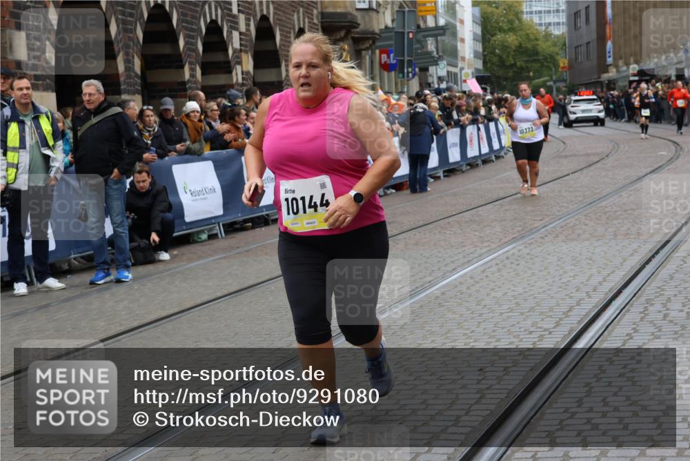 05.10.2025 - 20. swb-Marathon Bremen Strokosch-Dieckow http://msf.ph/oto/9291080 05.10.2025 11:26:03 Ziel 10144 meine-sportfotos.de