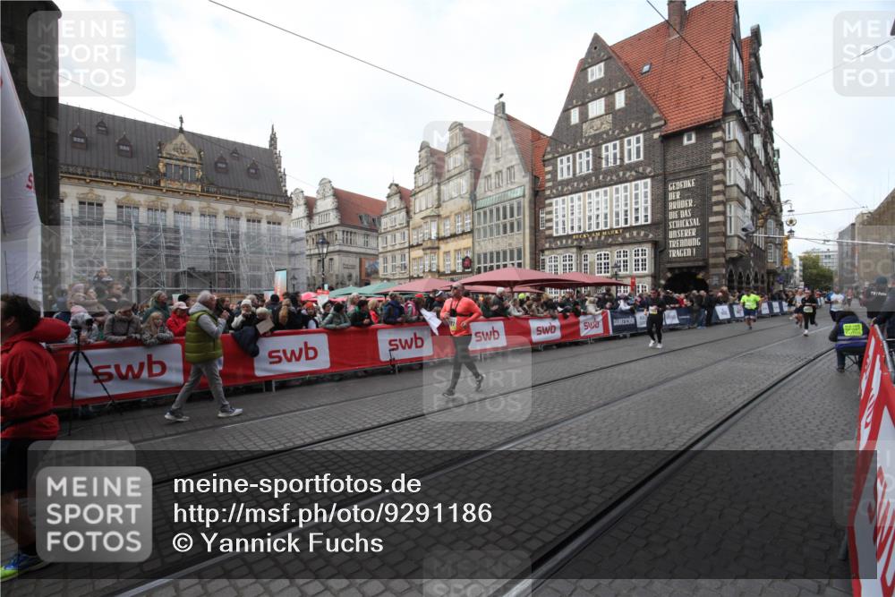 05.10.2025 - 20. swb-Marathon Bremen Yannick Fuchs http://msf.ph/oto/9291186 05.10.2025 10:52:25 Ziel 9584, 9987, 10507, 10719, 11128, 11665 meine-sportfotos.de