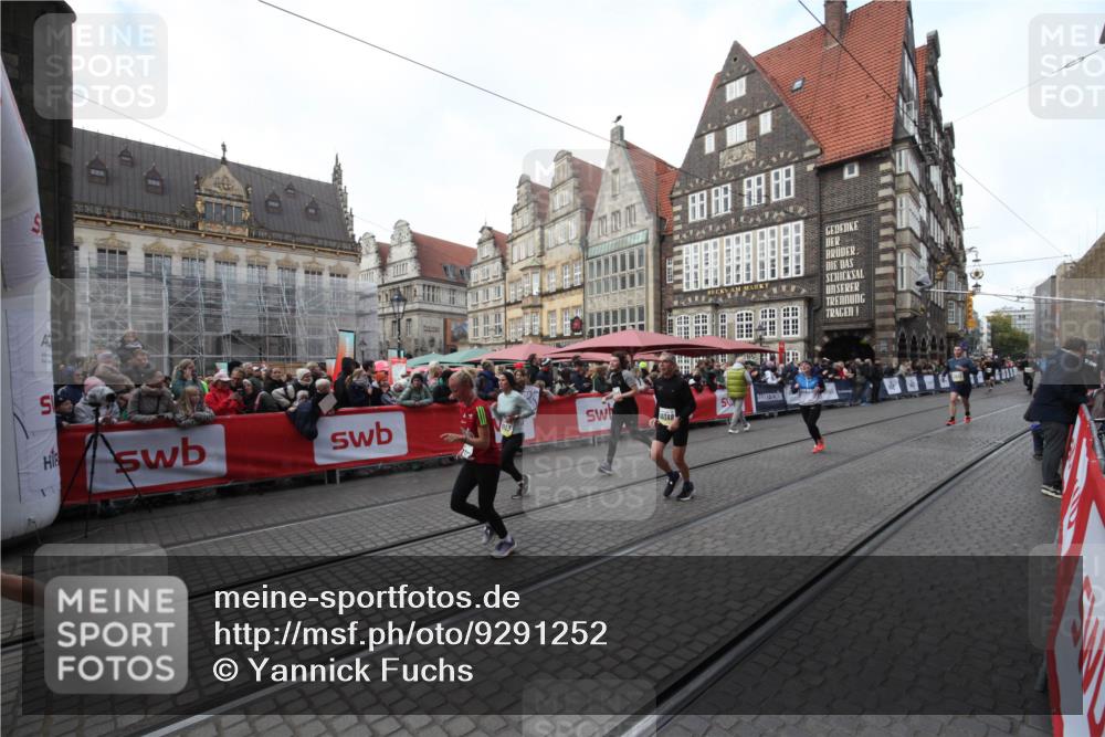 05.10.2025 - 20. swb-Marathon Bremen Yannick Fuchs http://msf.ph/oto/9291252 05.10.2025 10:52:38 Ziel 8888, 9439, 9903, 10388, 10548, 11283, 11387, 11413 meine-sportfotos.de