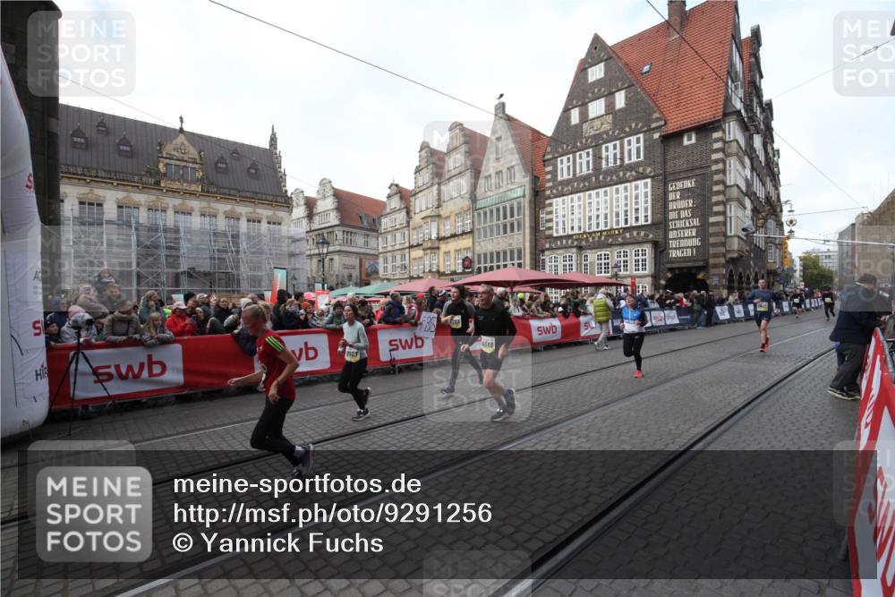 05.10.2025 - 20. swb-Marathon Bremen Yannick Fuchs http://msf.ph/oto/9291256 05.10.2025 10:52:38 Ziel 8888, 9439, 9903, 10388, 10548, 11283, 11387, 11413 meine-sportfotos.de
