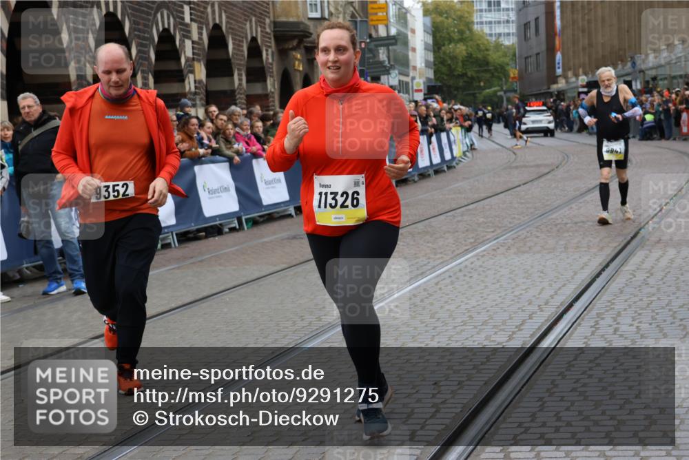 05.10.2025 - 20. swb-Marathon Bremen Strokosch-Dieckow http://msf.ph/oto/9291275 05.10.2025 11:26:21 Ziel 9352, 11326 meine-sportfotos.de