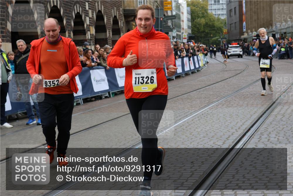 05.10.2025 - 20. swb-Marathon Bremen Strokosch-Dieckow http://msf.ph/oto/9291317 05.10.2025 11:26:22 Ziel 9352, 11326 meine-sportfotos.de