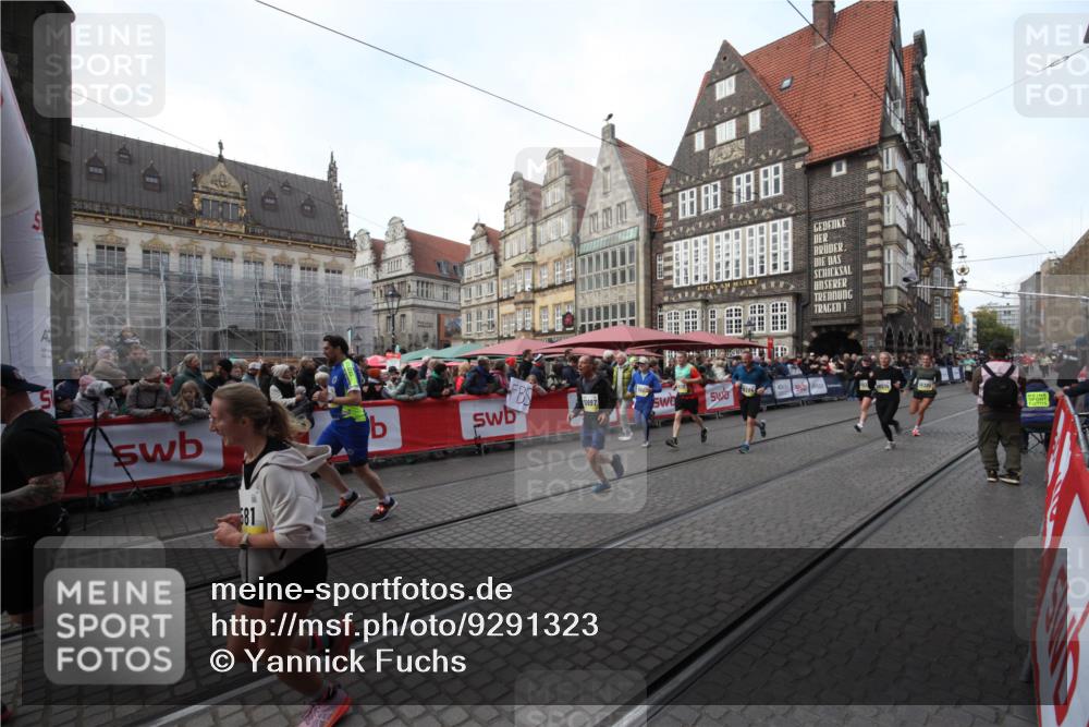 05.10.2025 - 20. swb-Marathon Bremen Yannick Fuchs http://msf.ph/oto/9291323 05.10.2025 10:52:54 Ziel 9214, 9284, 9501, 9581, 9830, 9985, 10308, 10309, 10514, 10997, 11382, 11417 meine-sportfotos.de
