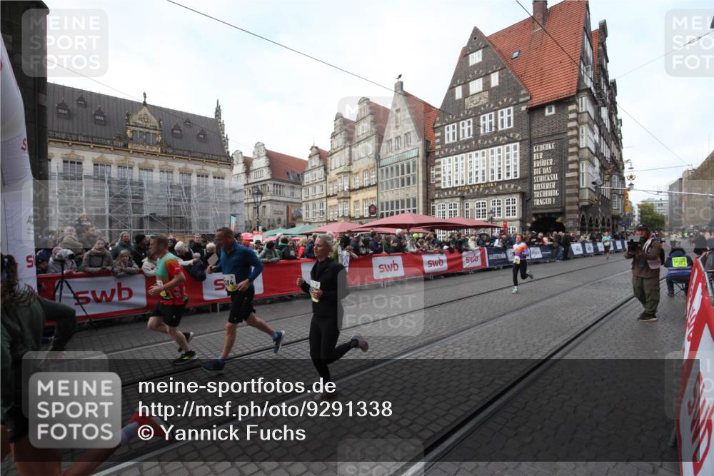 05.10.2025 - 20. swb-Marathon Bremen Yannick Fuchs http://msf.ph/oto/9291338 05.10.2025 10:52:56 Ziel 9284, 9501, 9830, 9985, 10308, 10309, 10514, 10997 meine-sportfotos.de