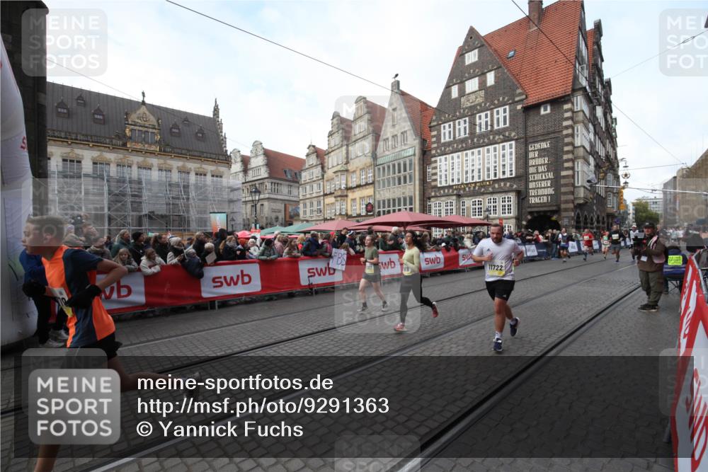 05.10.2025 - 20. swb-Marathon Bremen Yannick Fuchs http://msf.ph/oto/9291363 05.10.2025 10:53:05 Ziel 9187, 9650, 9918, 10064, 10539, 10779, 11259, 11398, 11411, 11450, 11722 meine-sportfotos.de