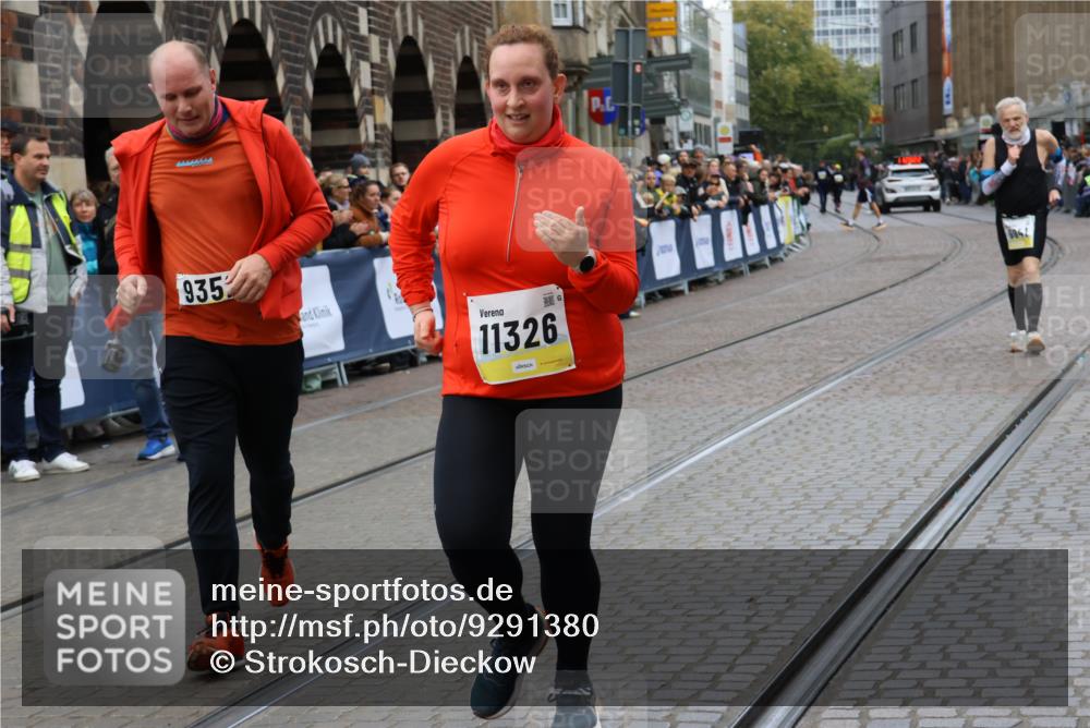 05.10.2025 - 20. swb-Marathon Bremen Strokosch-Dieckow http://msf.ph/oto/9291380 05.10.2025 11:26:22 Ziel 9352, 11326 meine-sportfotos.de