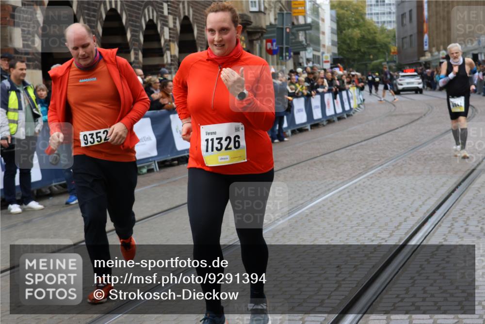 05.10.2025 - 20. swb-Marathon Bremen Strokosch-Dieckow http://msf.ph/oto/9291394 05.10.2025 11:26:22 Ziel 9352, 11326 meine-sportfotos.de