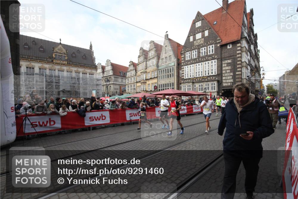 05.10.2025 - 20. swb-Marathon Bremen Yannick Fuchs http://msf.ph/oto/9291460 05.10.2025 10:53:22 Ziel 9263, 9539, 9956, 10317, 10806, 10993, 11175, 11510 meine-sportfotos.de
