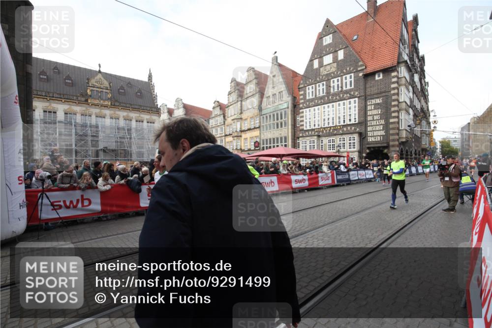 05.10.2025 - 20. swb-Marathon Bremen Yannick Fuchs http://msf.ph/oto/9291499 05.10.2025 10:53:24 Ziel 7193, 7251, 9263, 9539, 9717, 10057, 10317, 10993, 11174, 11175 meine-sportfotos.de