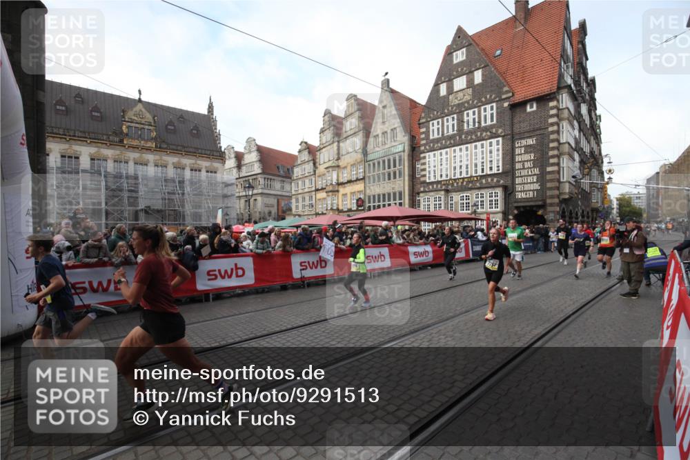 05.10.2025 - 20. swb-Marathon Bremen Yannick Fuchs http://msf.ph/oto/9291513 05.10.2025 10:53:27 Ziel 7193, 7251, 9263, 9539, 9717, 9868, 10057, 10302, 10317, 10335, 11174, 11616 meine-sportfotos.de