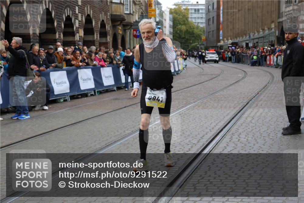05.10.2025 - 20. swb-Marathon Bremen Strokosch-Dieckow http://msf.ph/oto/9291522 05.10.2025 11:26:27 Ziel 9941 meine-sportfotos.de