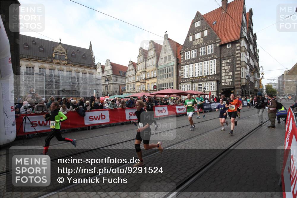 05.10.2025 - 20. swb-Marathon Bremen Yannick Fuchs http://msf.ph/oto/9291524 05.10.2025 10:53:29 Ziel 7193, 7251, 9717, 9868, 9957, 10057, 10302, 10335, 10369, 10468, 10655, 10934, 11174, 11545, 11616, 11716 meine-sportfotos.de