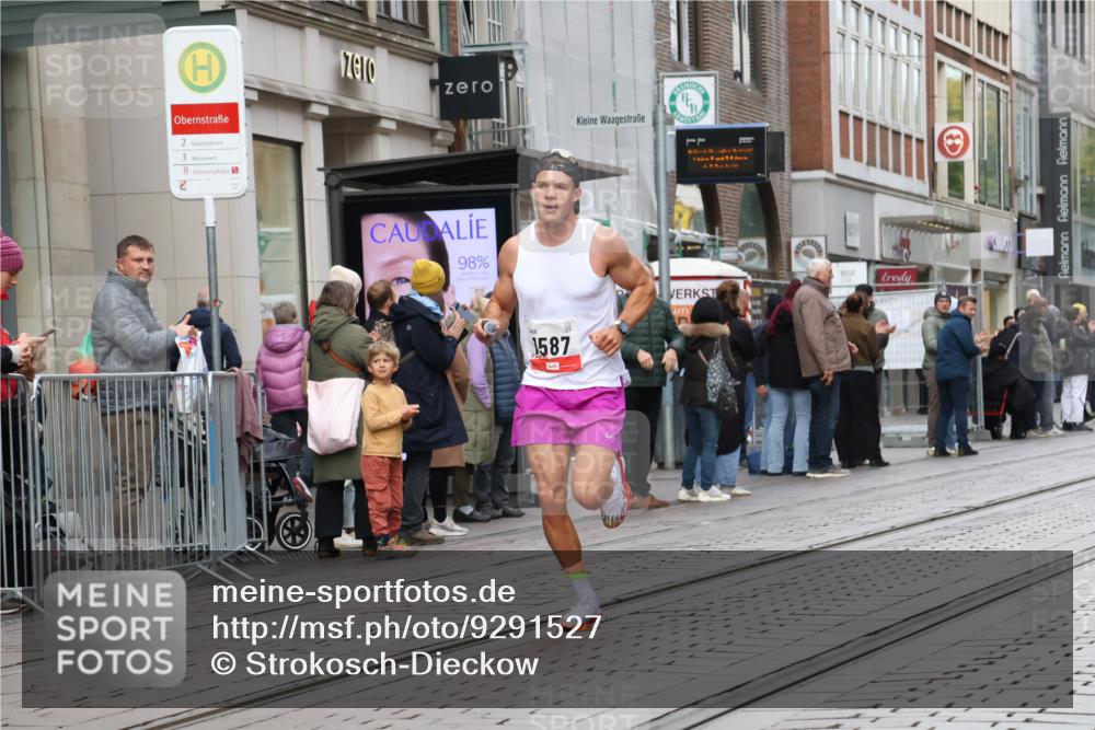 05.10.2025 - 20. swb-Marathon Bremen Strokosch-Dieckow http://msf.ph/oto/9291527 05.10.2025 12:39:45 Ziel 964, 1528, 1714, 2138, 964, 1528, 1714, 2138 meine-sportfotos.de