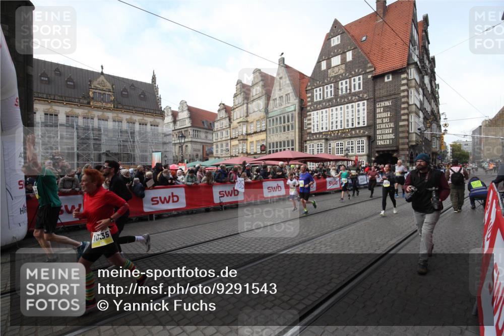 05.10.2025 - 20. swb-Marathon Bremen Yannick Fuchs http://msf.ph/oto/9291543 05.10.2025 10:53:32 Ziel 9957, 10302, 10335, 10369, 10468, 10655, 10934, 11545, 11616, 11716 meine-sportfotos.de