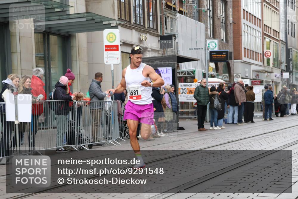 05.10.2025 - 20. swb-Marathon Bremen Strokosch-Dieckow http://msf.ph/oto/9291548 05.10.2025 12:39:45 Ziel 964, 1528, 1714, 2138, 964, 1528, 1714, 2138 meine-sportfotos.de