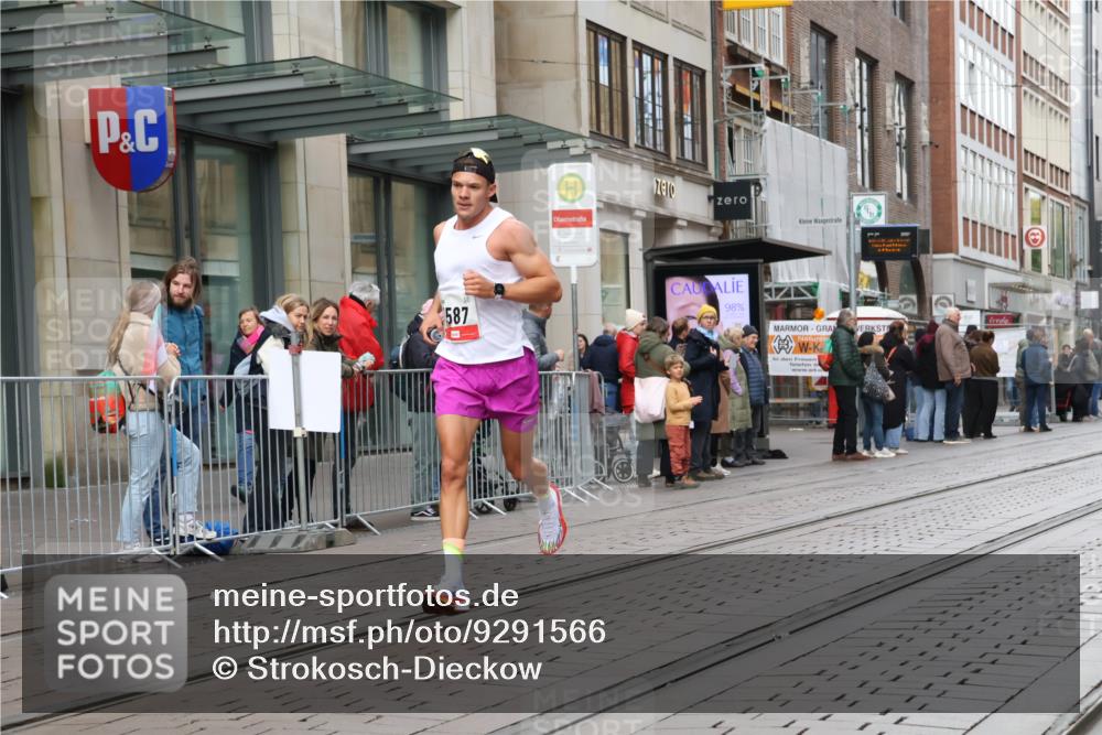 05.10.2025 - 20. swb-Marathon Bremen Strokosch-Dieckow http://msf.ph/oto/9291566 05.10.2025 12:39:46 Ziel 964, 1528, 1714, 2138, 964, 1528, 1714, 2138 meine-sportfotos.de