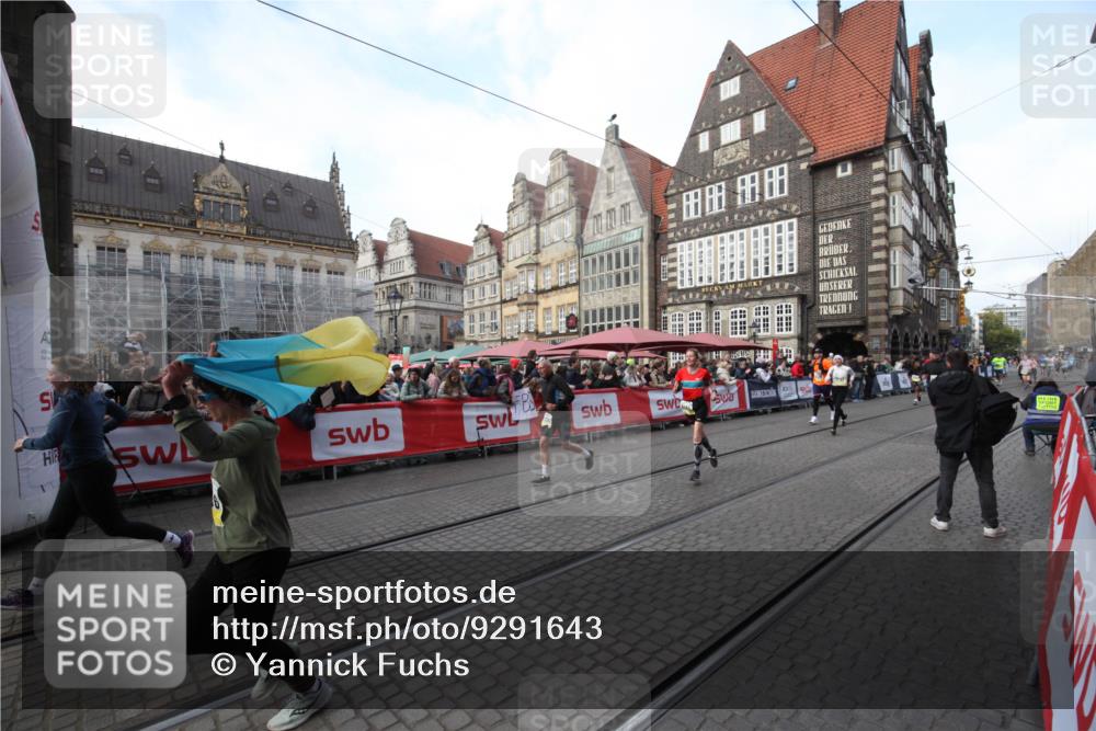 05.10.2025 - 20. swb-Marathon Bremen Yannick Fuchs http://msf.ph/oto/9291643 05.10.2025 10:53:51 Ziel 9494, 9934, 10416, 10906, 10966, 11141, 11383 meine-sportfotos.de