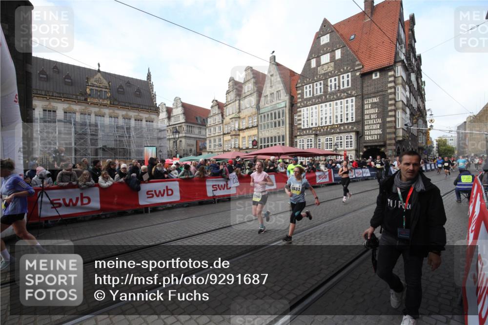 05.10.2025 - 20. swb-Marathon Bremen Yannick Fuchs http://msf.ph/oto/9291687 05.10.2025 10:53:59 Ziel 9456, 9548, 9701, 10046, 10163, 10484, 10616, 10785, 11152, 11533 meine-sportfotos.de