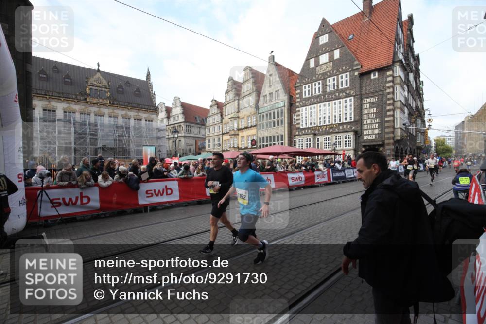 05.10.2025 - 20. swb-Marathon Bremen Yannick Fuchs http://msf.ph/oto/9291730 05.10.2025 10:54:05 Ziel 9313, 9520, 9807, 9835, 10075, 10163, 11152, 11303, 11339, 11432, 11593 meine-sportfotos.de