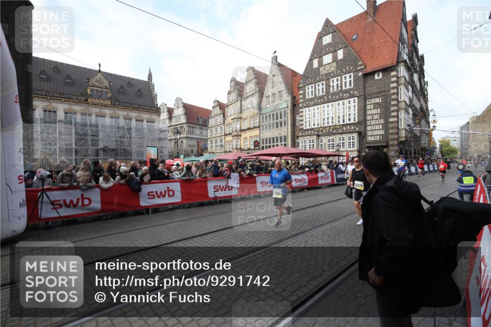 05.10.2025 - 20. swb-Marathon Bremen Yannick Fuchs http://msf.ph/oto/9291742 05.10.2025 10:54:06 Ziel 9313, 9520, 9807, 9835, 10019, 10075, 10631, 10662, 11303, 11339, 11432, 11593 meine-sportfotos.de