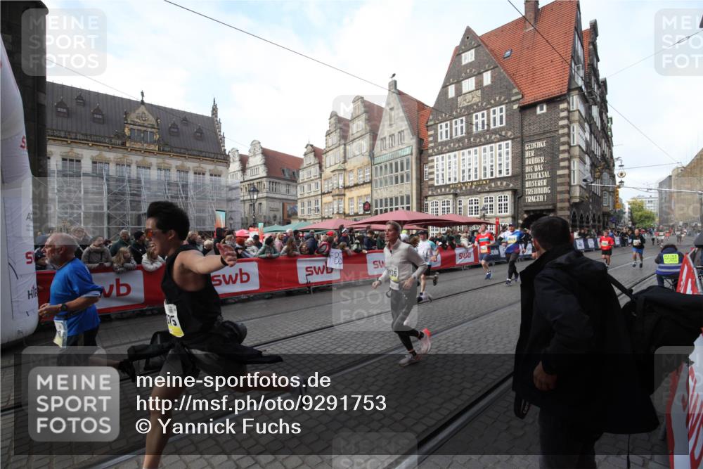 05.10.2025 - 20. swb-Marathon Bremen Yannick Fuchs http://msf.ph/oto/9291753 05.10.2025 10:54:08 Ziel 9520, 9807, 9835, 10019, 10075, 10631, 10662, 11151, 11303, 11339, 11432, 11593 meine-sportfotos.de