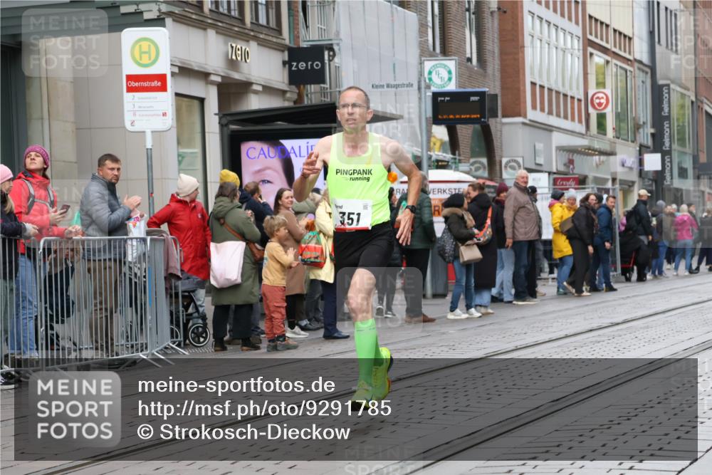 05.10.2025 - 20. swb-Marathon Bremen Strokosch-Dieckow http://msf.ph/oto/9291785 05.10.2025 12:40:20 Ziel 4, 351, 4, 351 meine-sportfotos.de