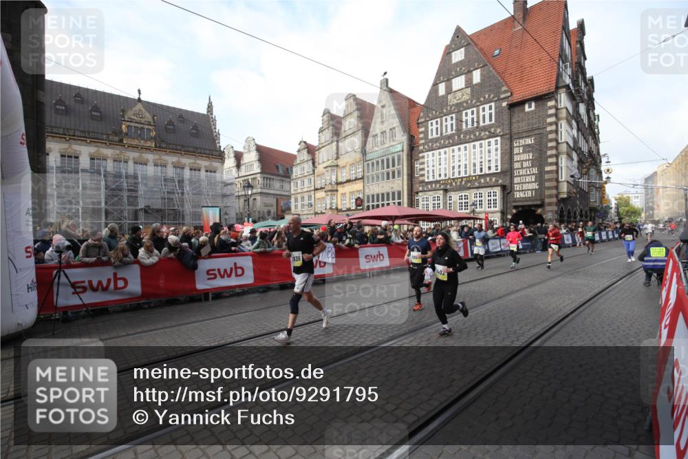 05.10.2025 - 20. swb-Marathon Bremen Yannick Fuchs http://msf.ph/oto/9291795 05.10.2025 10:54:17 Ziel 9402, 9574, 9900, 9935, 10234, 10533, 11203, 11449 meine-sportfotos.de