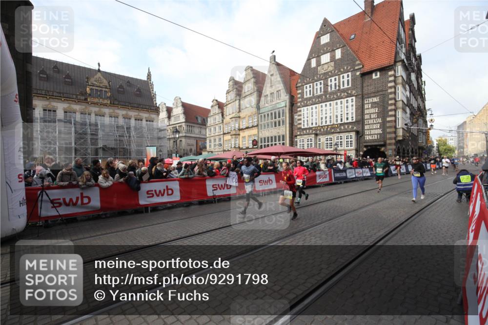 05.10.2025 - 20. swb-Marathon Bremen Yannick Fuchs http://msf.ph/oto/9291798 05.10.2025 10:54:19 Ziel 9574, 9900, 10234, 10402, 10533, 11203, 11449 meine-sportfotos.de