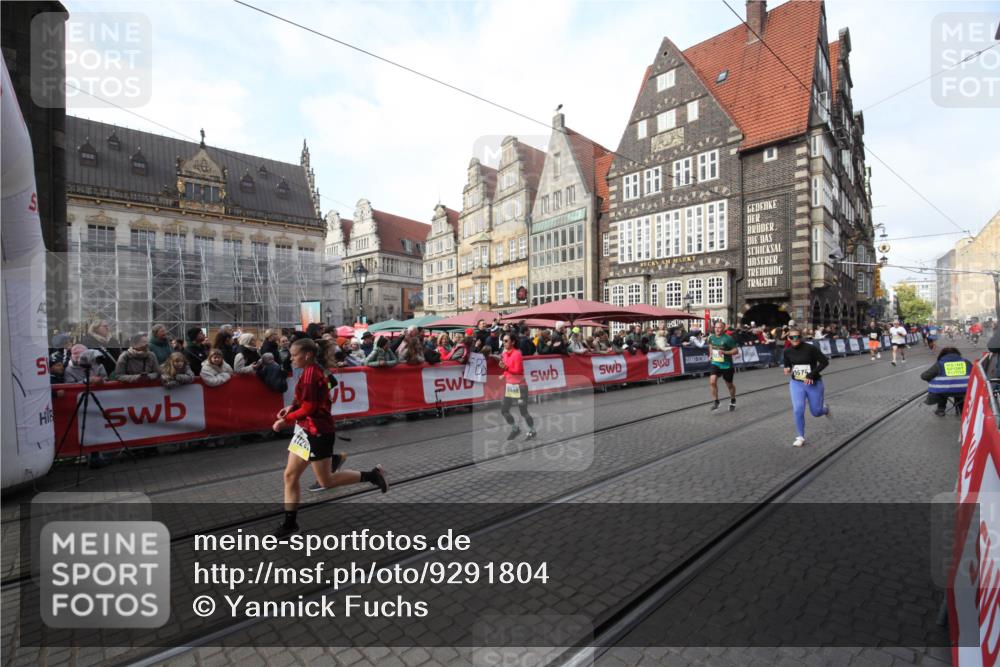 05.10.2025 - 20. swb-Marathon Bremen Yannick Fuchs http://msf.ph/oto/9291804 05.10.2025 10:54:20 Ziel 9574, 10234, 10402, 10533, 11203, 11449 meine-sportfotos.de