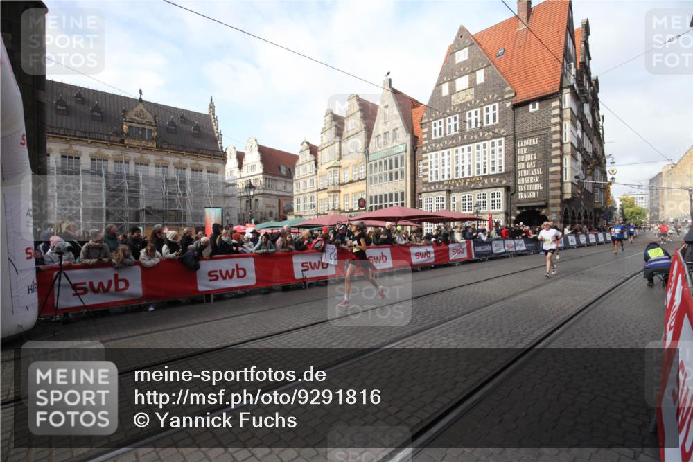 05.10.2025 - 20. swb-Marathon Bremen Yannick Fuchs http://msf.ph/oto/9291816 05.10.2025 10:54:23 Ziel 10402, 10915, 11040 meine-sportfotos.de