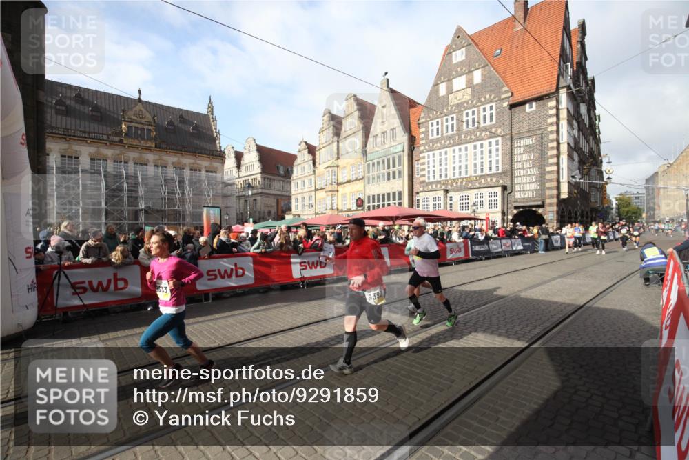 05.10.2025 - 20. swb-Marathon Bremen Yannick Fuchs http://msf.ph/oto/9291859 05.10.2025 10:54:33 Ziel 9392, 9633, 10032, 10097, 10178, 10810, 11045, 11089 meine-sportfotos.de