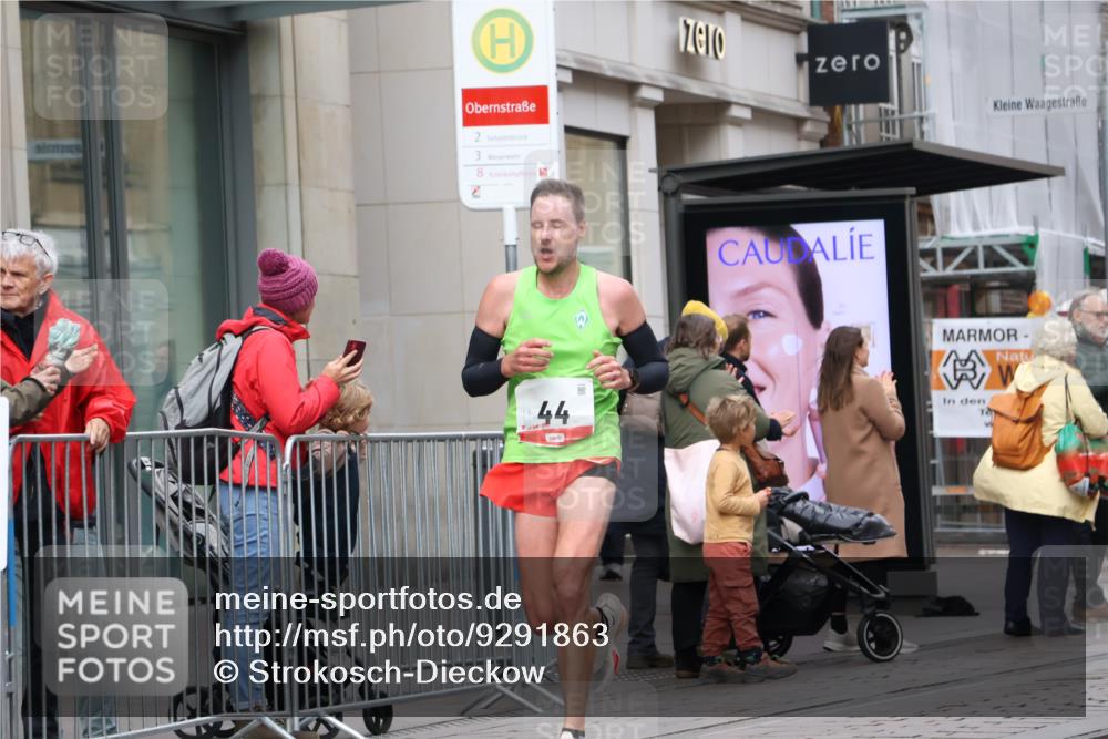 05.10.2025 - 20. swb-Marathon Bremen Strokosch-Dieckow http://msf.ph/oto/9291863 05.10.2025 12:40:51 Ziel 44, 467, 691, 44, 467, 691 meine-sportfotos.de
