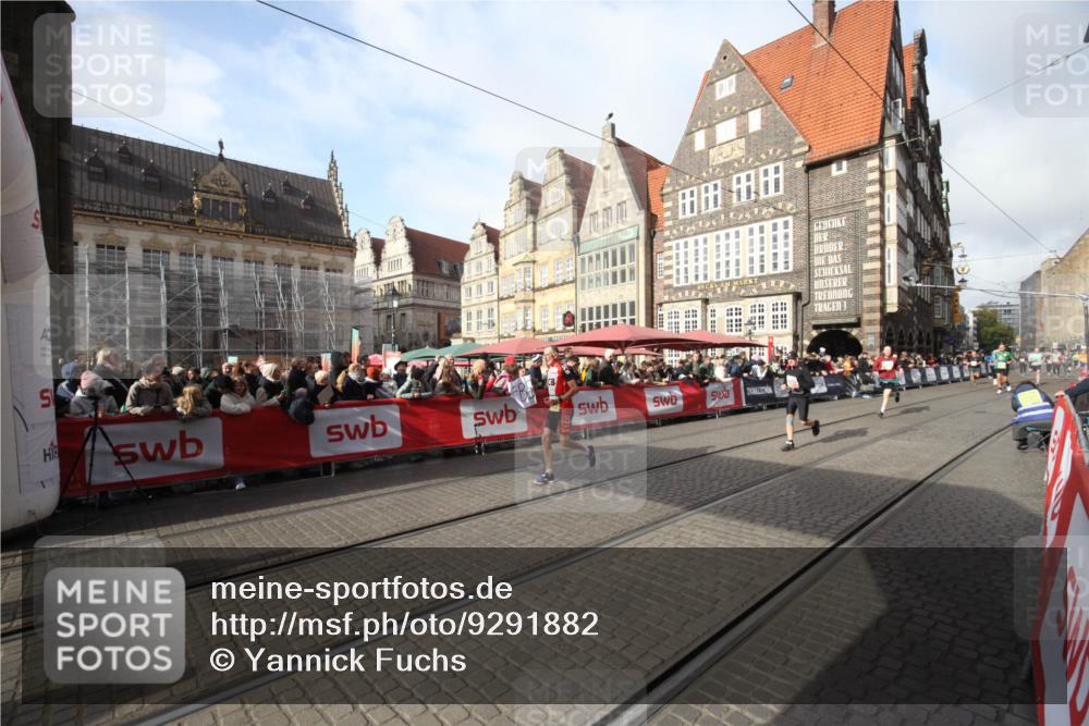 05.10.2025 - 20. swb-Marathon Bremen Yannick Fuchs http://msf.ph/oto/9291882 05.10.2025 10:54:42 Ziel 10174, 11321, 11694 meine-sportfotos.de