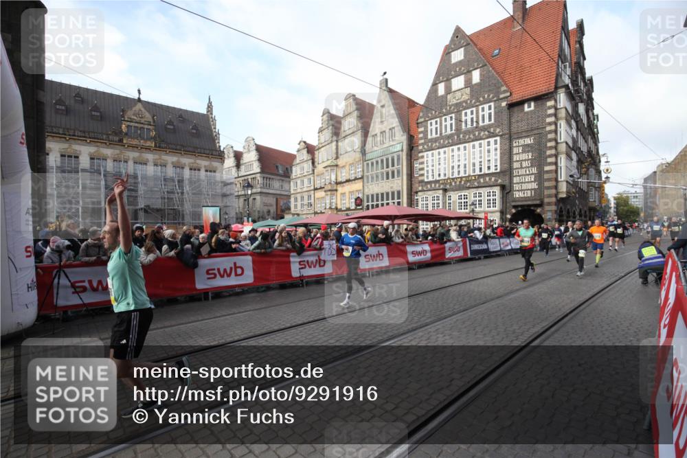 05.10.2025 - 20. swb-Marathon Bremen Yannick Fuchs http://msf.ph/oto/9291916 05.10.2025 10:54:51 Ziel 8326, 9282, 9295, 9436, 9591, 9754, 9776, 10232, 10233, 10487, 10770, 11163, 11276 meine-sportfotos.de