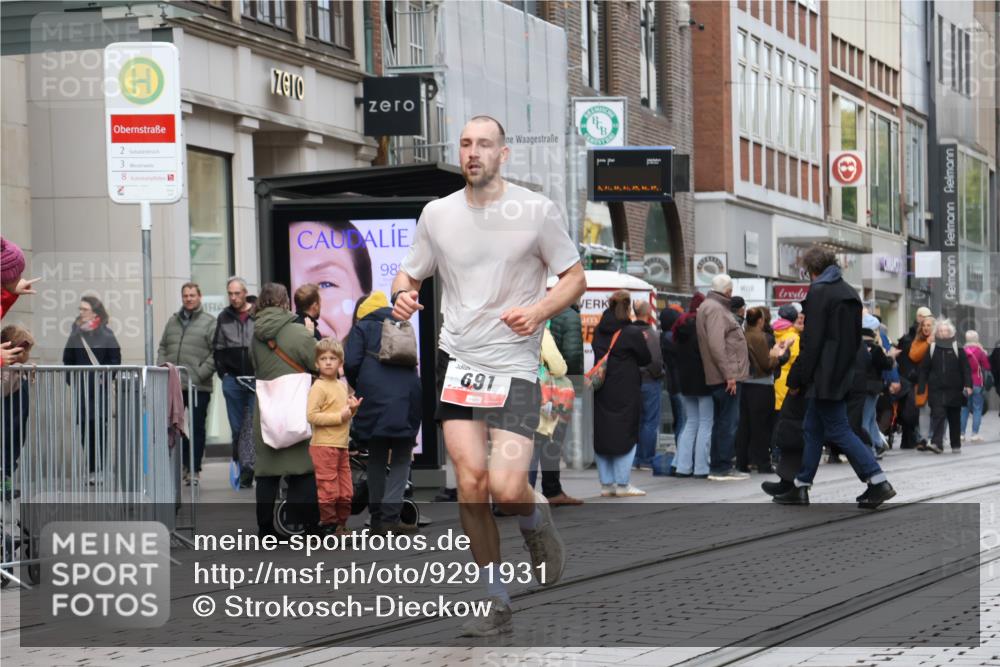 05.10.2025 - 20. swb-Marathon Bremen Strokosch-Dieckow http://msf.ph/oto/9291931 05.10.2025 12:40:55 Ziel 44, 467, 681, 691, 44, 467, 681, 691 meine-sportfotos.de