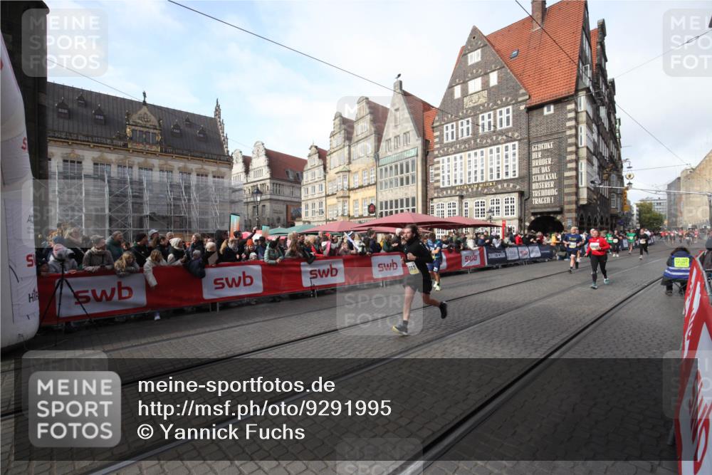 05.10.2025 - 20. swb-Marathon Bremen Yannick Fuchs http://msf.ph/oto/9291995 05.10.2025 10:55:09 Ziel 9791, 10014, 10180, 10307, 10920, 11363 meine-sportfotos.de