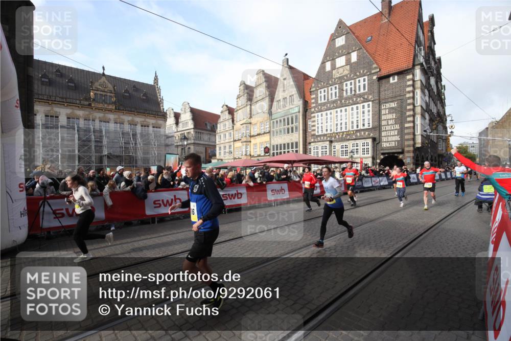 05.10.2025 - 20. swb-Marathon Bremen Yannick Fuchs http://msf.ph/oto/9292061 05.10.2025 10:55:24 Ziel 9201, 9350, 9514, 9654, 9881, 9933, 10116, 10260, 10970, 11042, 11115, 11431, 11702 meine-sportfotos.de