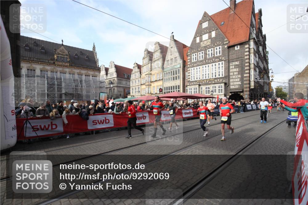 05.10.2025 - 20. swb-Marathon Bremen Yannick Fuchs http://msf.ph/oto/9292069 05.10.2025 10:55:26 Ziel 9201, 9350, 9514, 9654, 10256, 10260, 10970, 11115, 11380, 11431, 11702 meine-sportfotos.de
