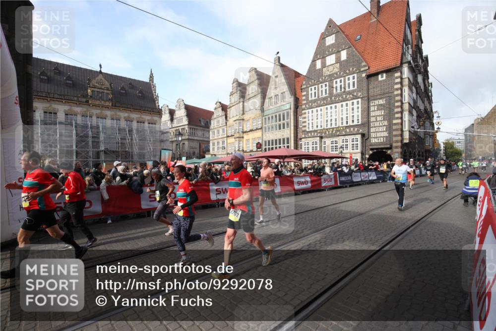 05.10.2025 - 20. swb-Marathon Bremen Yannick Fuchs http://msf.ph/oto/9292078 05.10.2025 10:55:27 Ziel 9350, 9514, 9654, 9722, 9902, 10256, 10260, 10970, 11115, 11380, 11431, 11702 meine-sportfotos.de