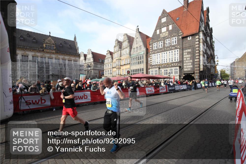 05.10.2025 - 20. swb-Marathon Bremen Yannick Fuchs http://msf.ph/oto/9292095 05.10.2025 10:55:32 Ziel 9722, 9856, 9902, 10111, 10256, 11025, 11197 meine-sportfotos.de