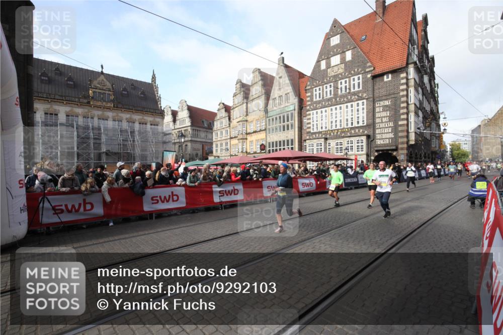 05.10.2025 - 20. swb-Marathon Bremen Yannick Fuchs http://msf.ph/oto/9292103 05.10.2025 10:55:35 Ziel 9856, 10111, 10262, 10745, 11025, 11197 meine-sportfotos.de