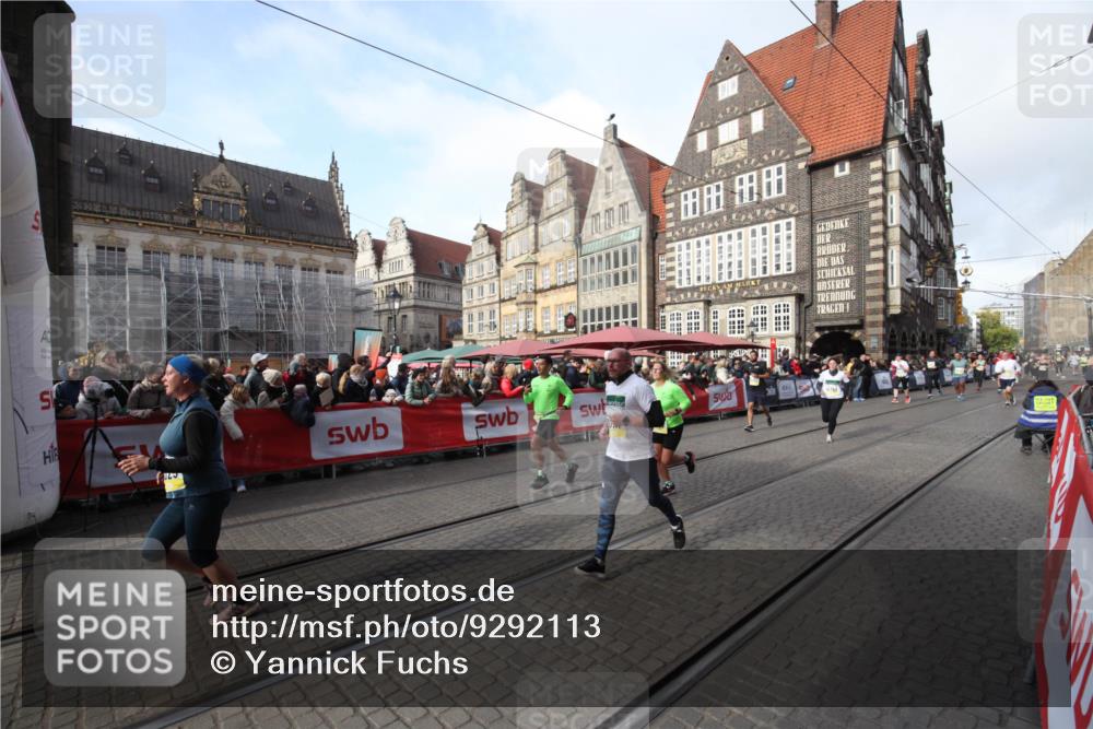 05.10.2025 - 20. swb-Marathon Bremen Yannick Fuchs http://msf.ph/oto/9292113 05.10.2025 10:55:36 Ziel 9492, 9856, 10111, 10262, 10745, 10757, 11025, 11197 meine-sportfotos.de